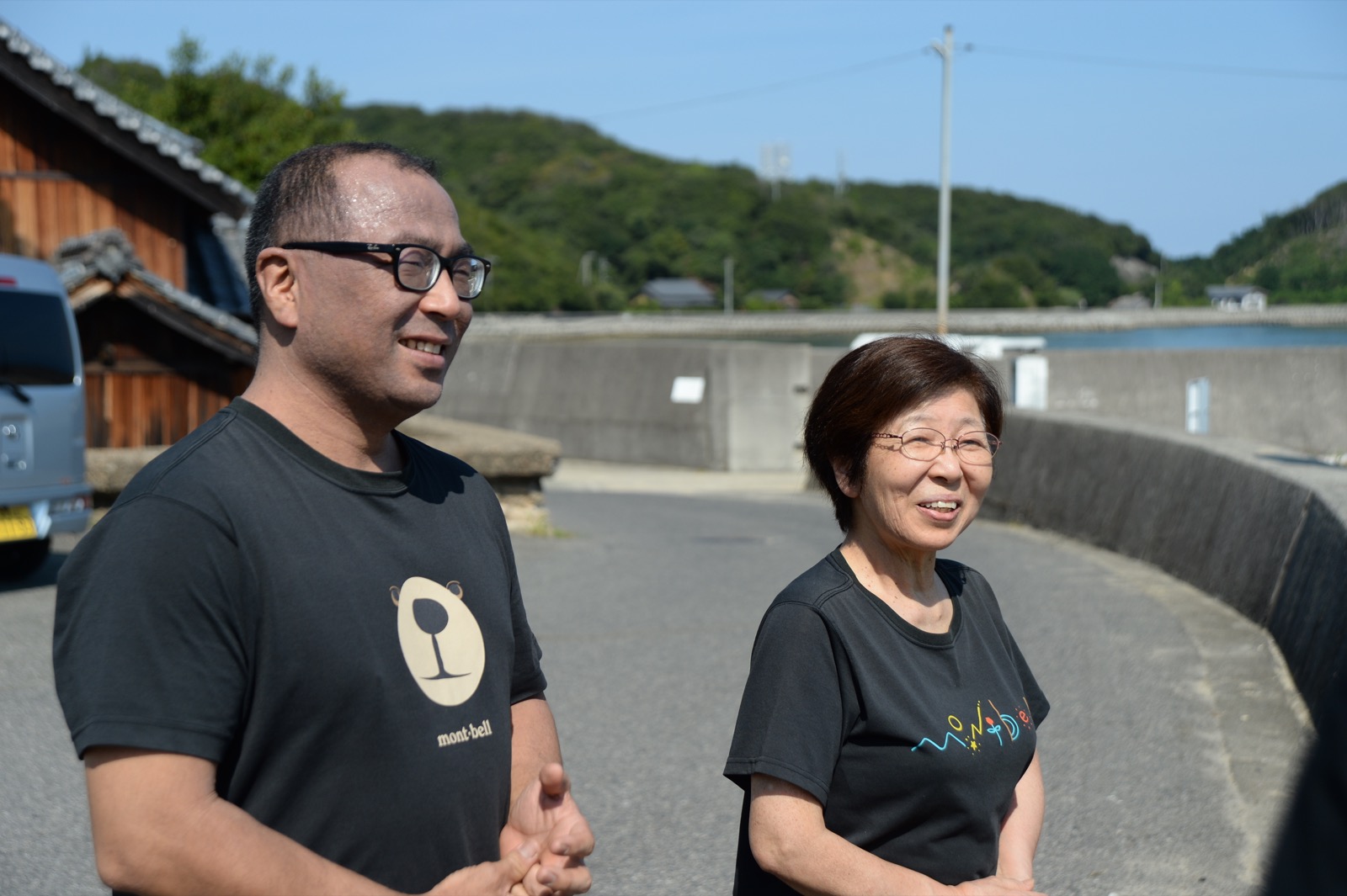 撮影当時について話す矢野京子さんと和胤さん