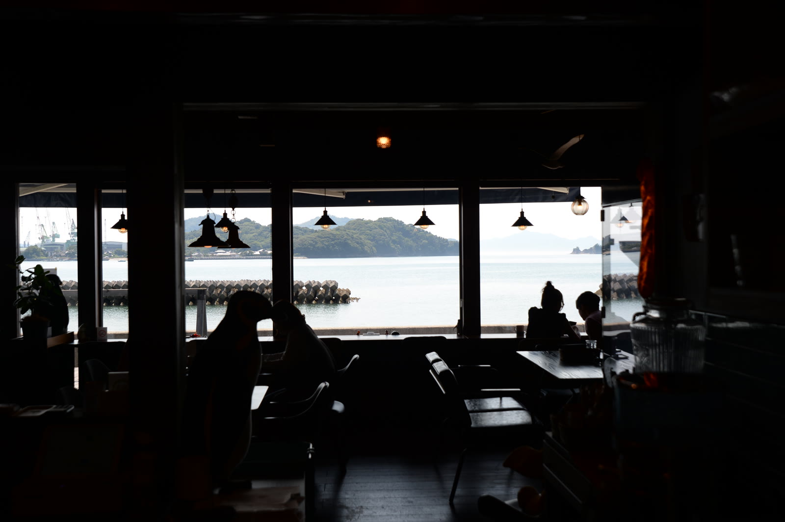 Cafe Shozanの店内から見える瀬戸内海